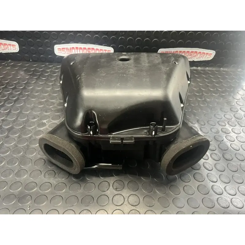 2020 17 18 19  Suzuki Hayabusa GSXR 1300 Oem Airbox Intake Breather Assembly