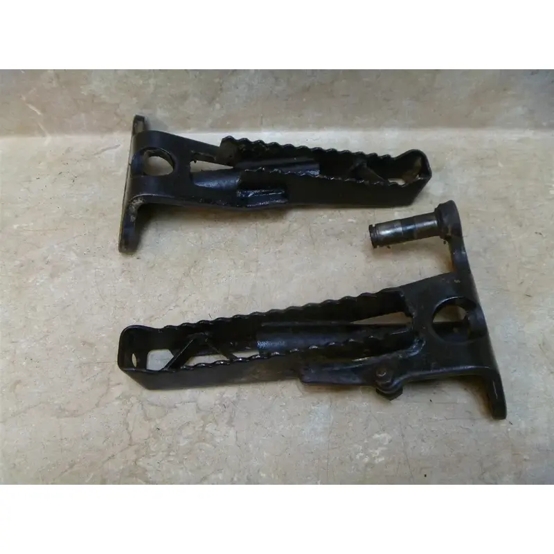 Yamaha 200 YFM MOTO-4 YFM200-DXS Used Footpeg Pair Set 1986 Vintage YB47