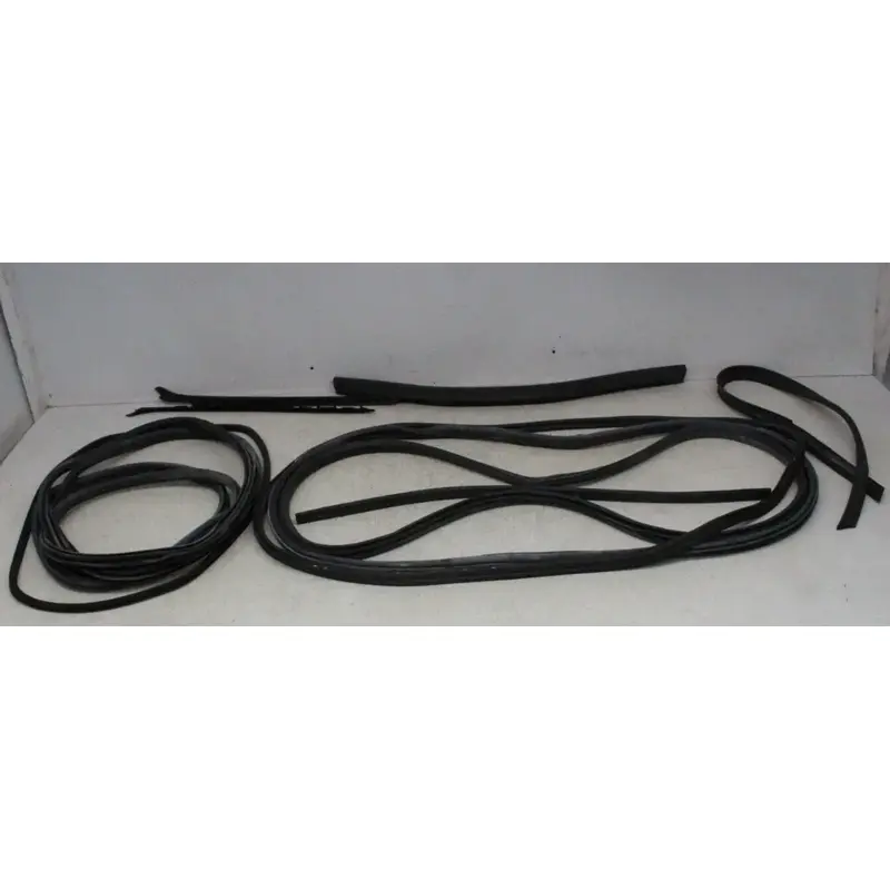 16 BMW 328XI F30 WINDOW DOOR WEATHER STRIPPING SET