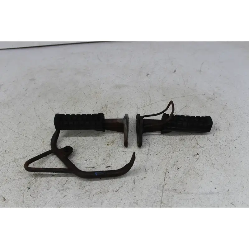 1986 YAMAHA MOTO 4 YFM80 LEFT RIGHT FOOT RESTS PEGS STEPS