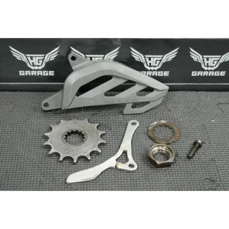 2004 YAMAHA YZ450F OEM MOTOR ENGINE FRONT SPROCKET COVER 5TA-15421-10-00 5TA-174