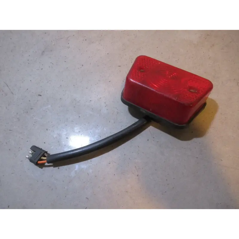 Polaris Magnum 325 4X4 Taillight 2000 #2