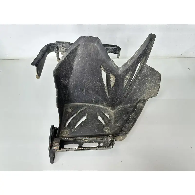 USED OEM 07 08 OUTLAW 525 S IRS LEFT SIDE HEEL GUARD & PEG W SUPPORT BRACKETS