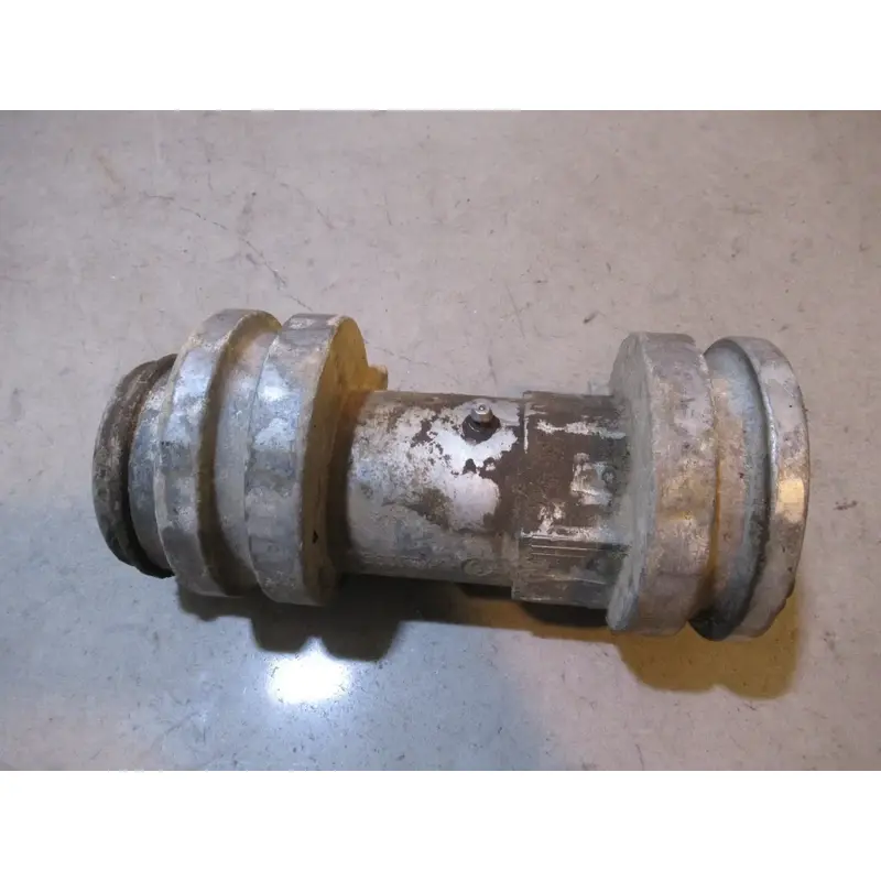 Polaris Xplorer 400 Rear Axle Carrier 1999
