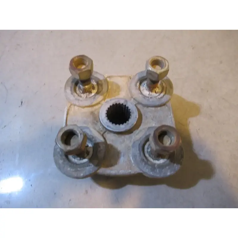 Polaris Xplorer 400 Wheel Hub Rear 1999
