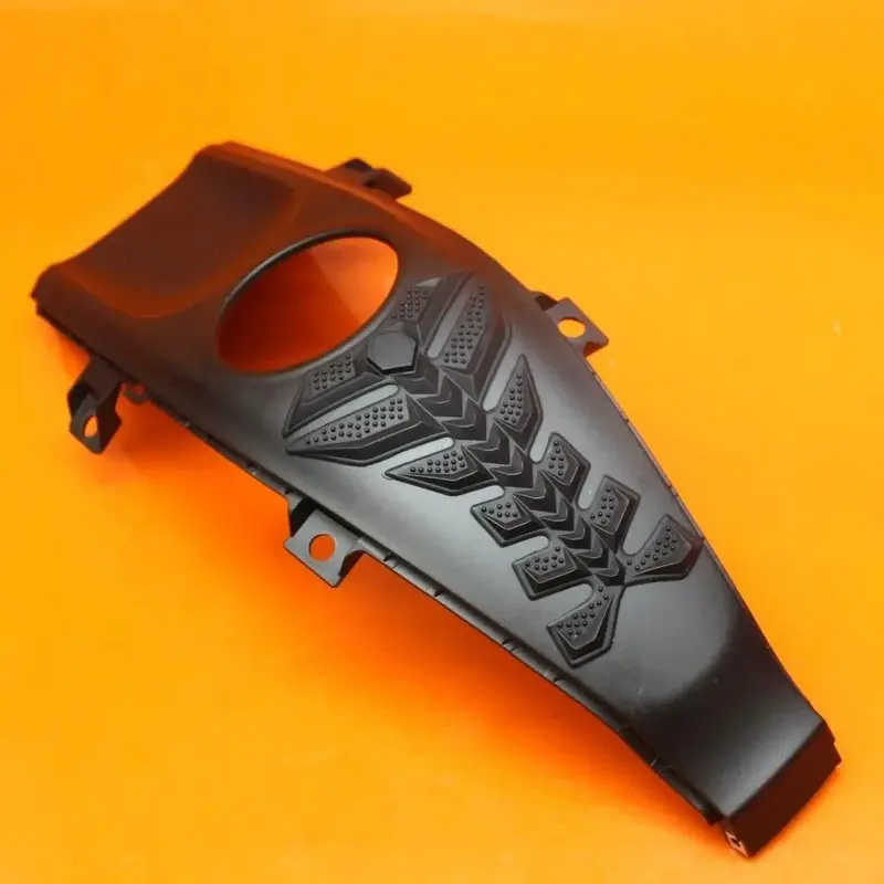 22-24 YAMAHA YZF R7 BLACK OEM CENTER GAS TANK FUEL COVER FAIRING COWL PLASTIC