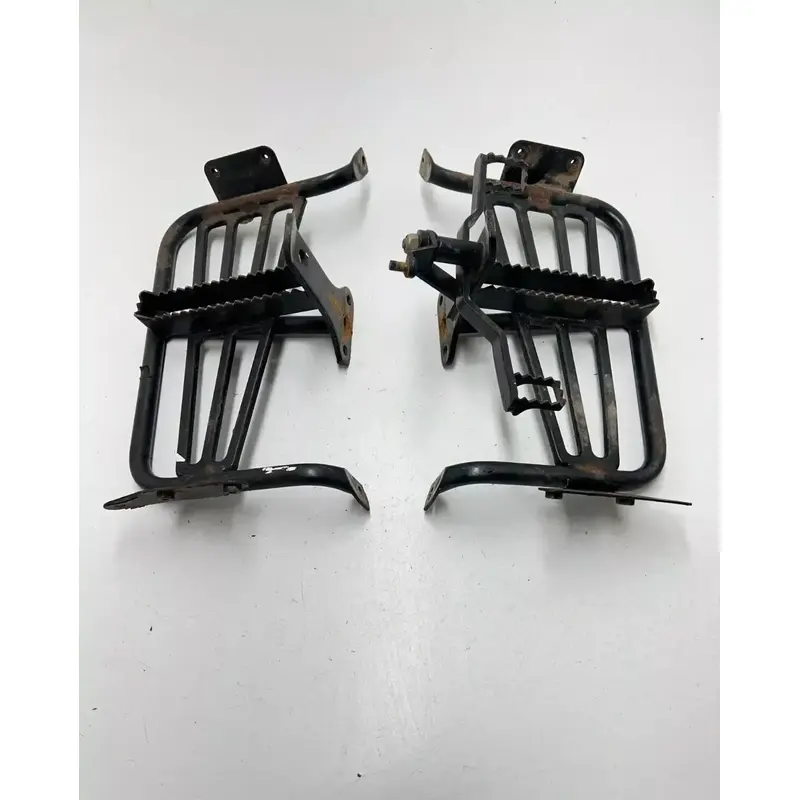 1999 99 Arctic Cat 300 4x4 OEM  Foot Peg L R Heal Guard Wells Mount Bar
