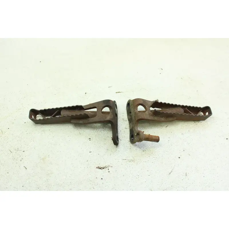 1986 Yamaha Moto 4 OEM Footpeg Set  B4466