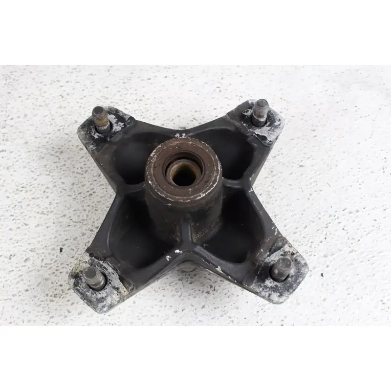 1996 Yamaha Warrior 250 OEM Front Hub  B4382-13