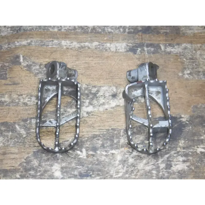 2004 RMZ250 (A) Suzuki Foot Rests Pegs Frame Fittings Boot Pedal
