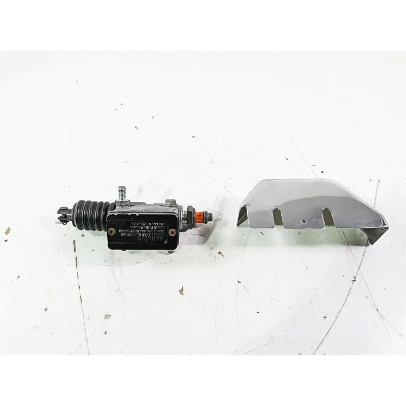 1992 Harley FLSTC Softail Heritage Rear Brake Master Cylinder + Cover 42468-87E