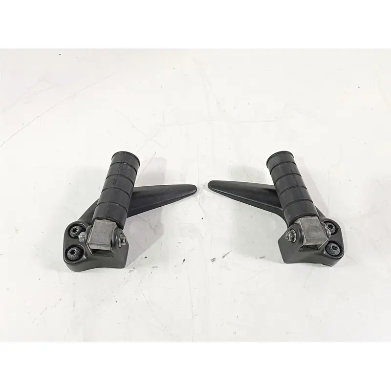 2008 Yamaha XVS1300 V-Star Tourer Rear Passenger Footpeg Set 3D8-27430-00-00