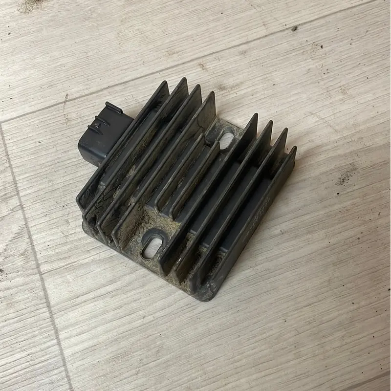 Suzuki LTF/A 400 Kingquad Rectifier