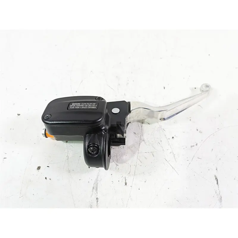 2019 Harley FLHCS Softail Heritage Front Brake Master Cylinder 1/2" 41700233