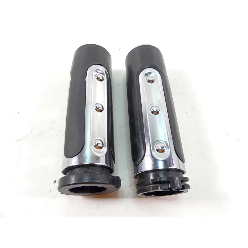 2007 Harley Touring FLHRSE CVO Road King Left Right Hand Grip Set 57202-07