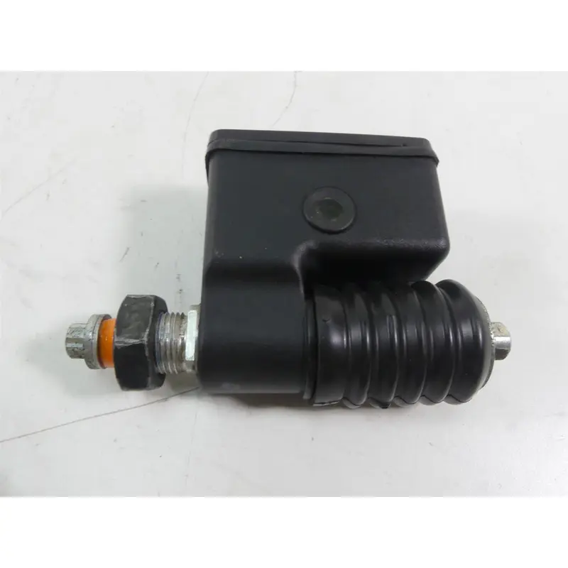 2005 Harley FXDWGI Dyna Wide Glide Rear Brake Master Cylinder 42474-90C