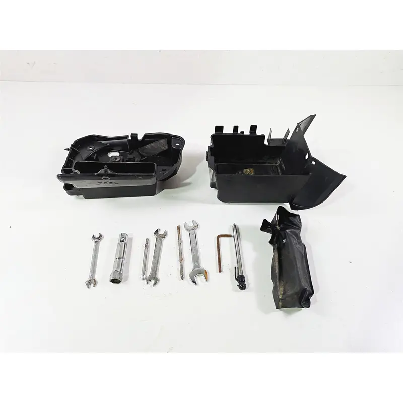 2008 Kawasaki VN1600 Vulcan Nomad Tool Kit & Plastic Carrier Set 32098-1137