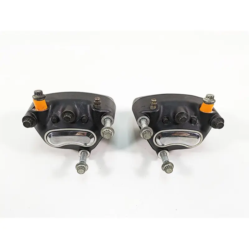 2006 Harley Touring FLHXI Street Glide Front Brake Caliper Set 44023-00 44046-00