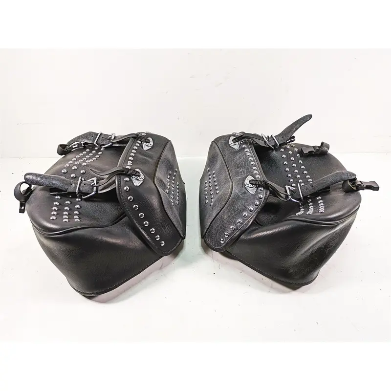 2013 Harley Softail FLSTC Heritage Classic Saddlebag & Mount Set 90477-09