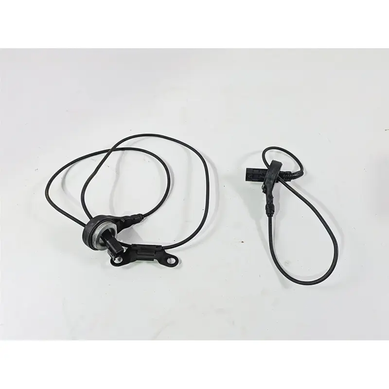 2016 Harley Touring FLHR Road King  Front Rear Abs Wheel Speed Sensors 32700017