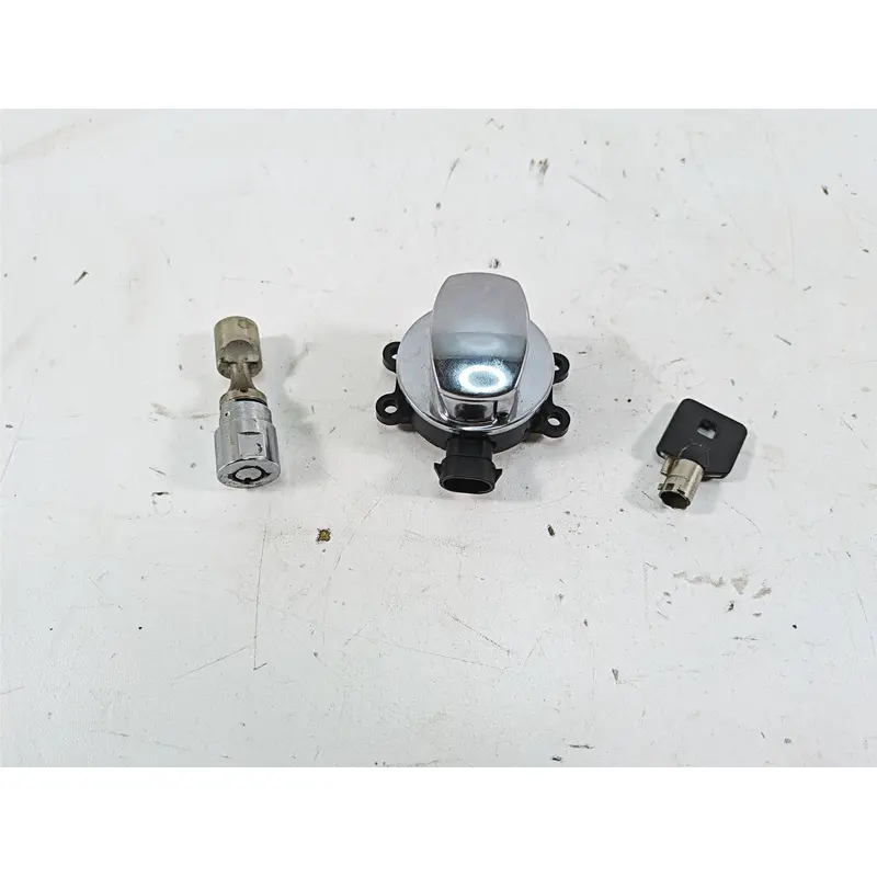 2013 Harley Softail FLSTC Heritage Classic Ignition Switch Key Lock Set 71400076