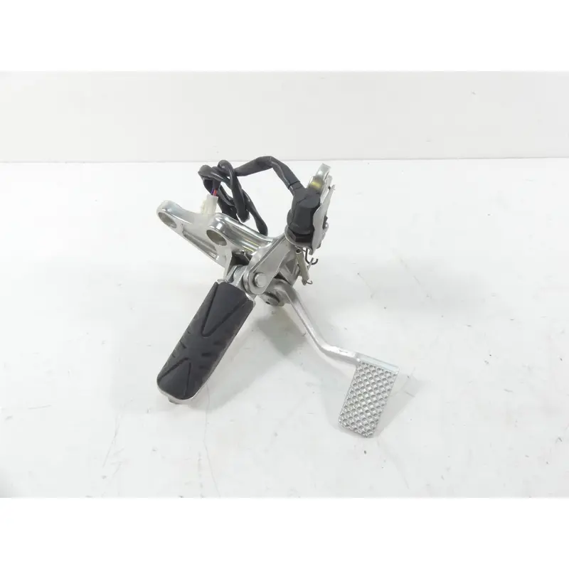 2013 Yamaha VMX17 V-Max 1700 Right Foot Peg + Brake Pedal Set 2S3-27443-00-00