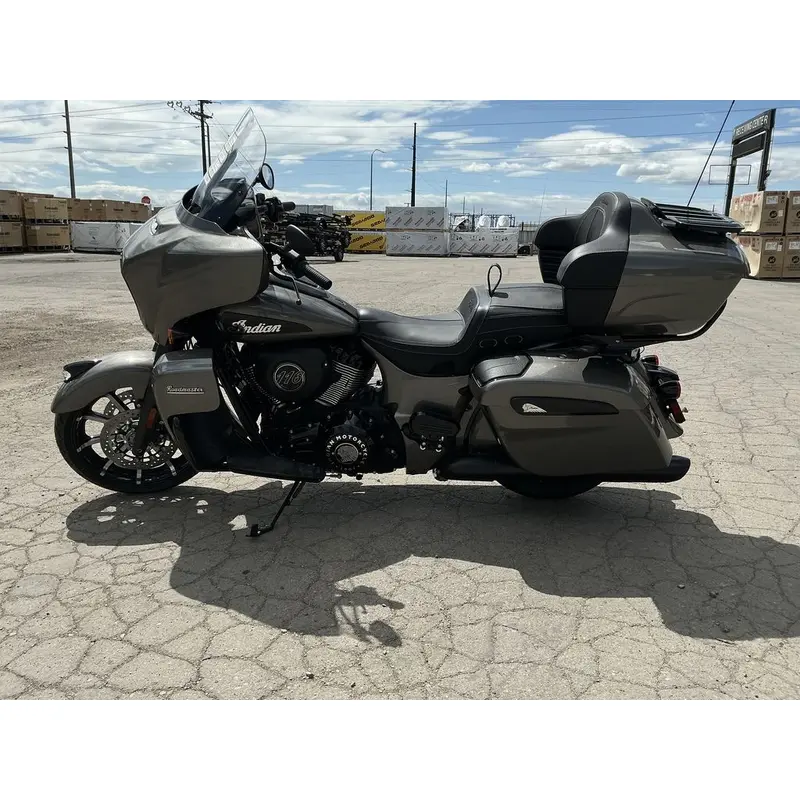 Roadmaster Dark Horse w/Powerband Audio Heavy Metal